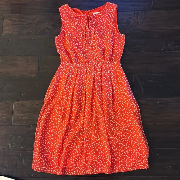 open lace back dress Second-Hand Hi There by Karen Walker Bright Red Florally Embossed Dress  Size 10 – SwapUp